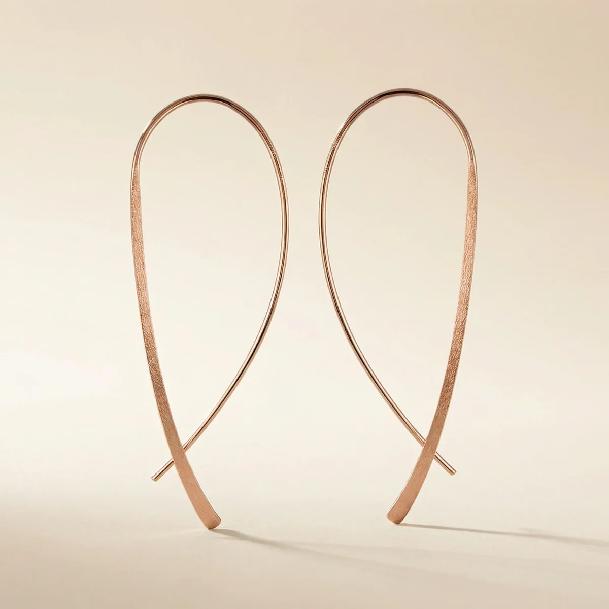 Essential Organic Flow Ohrhänger aus 925 Sterling Silber oder vergoldet